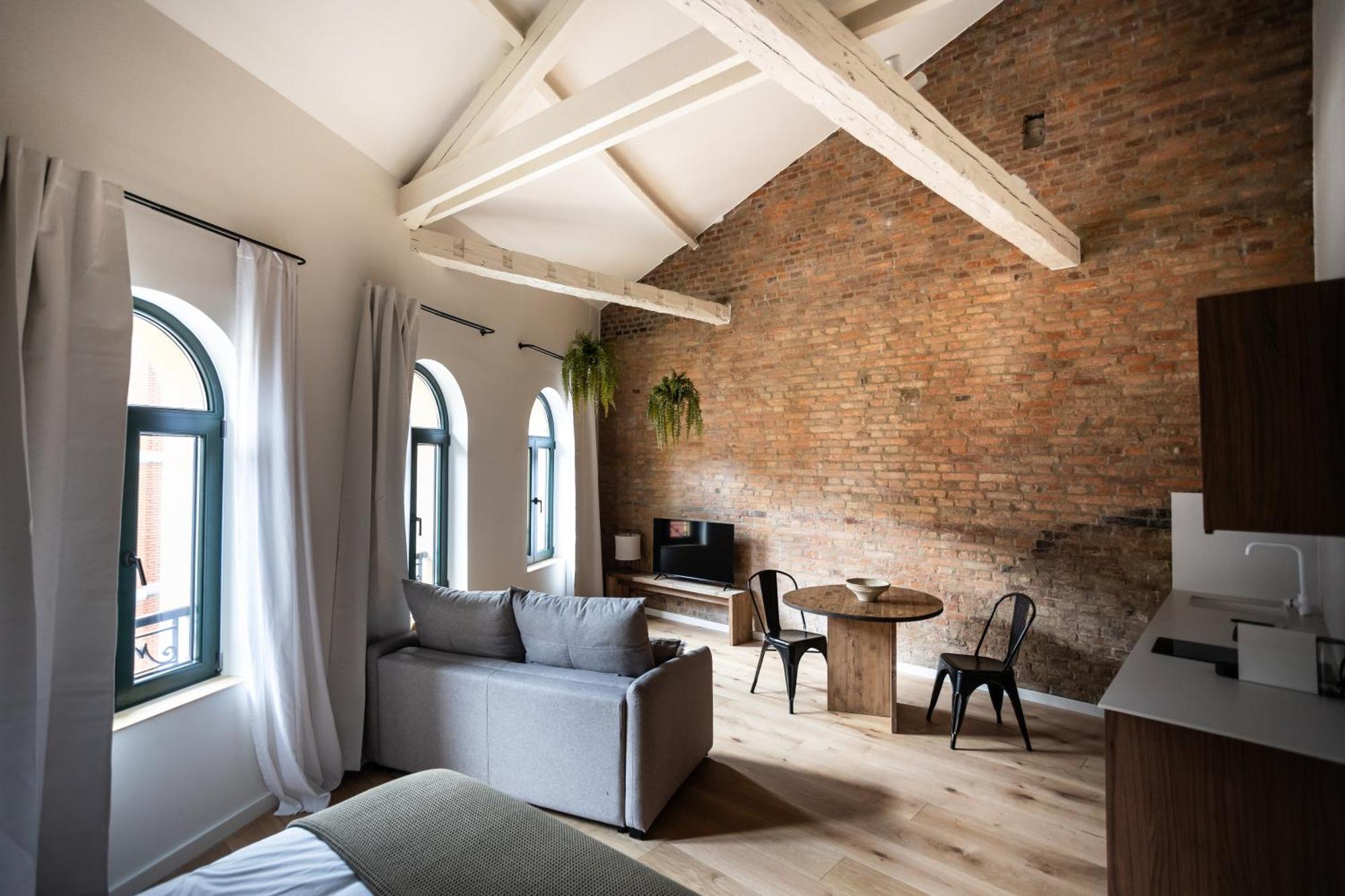 Azcarraga Apartment